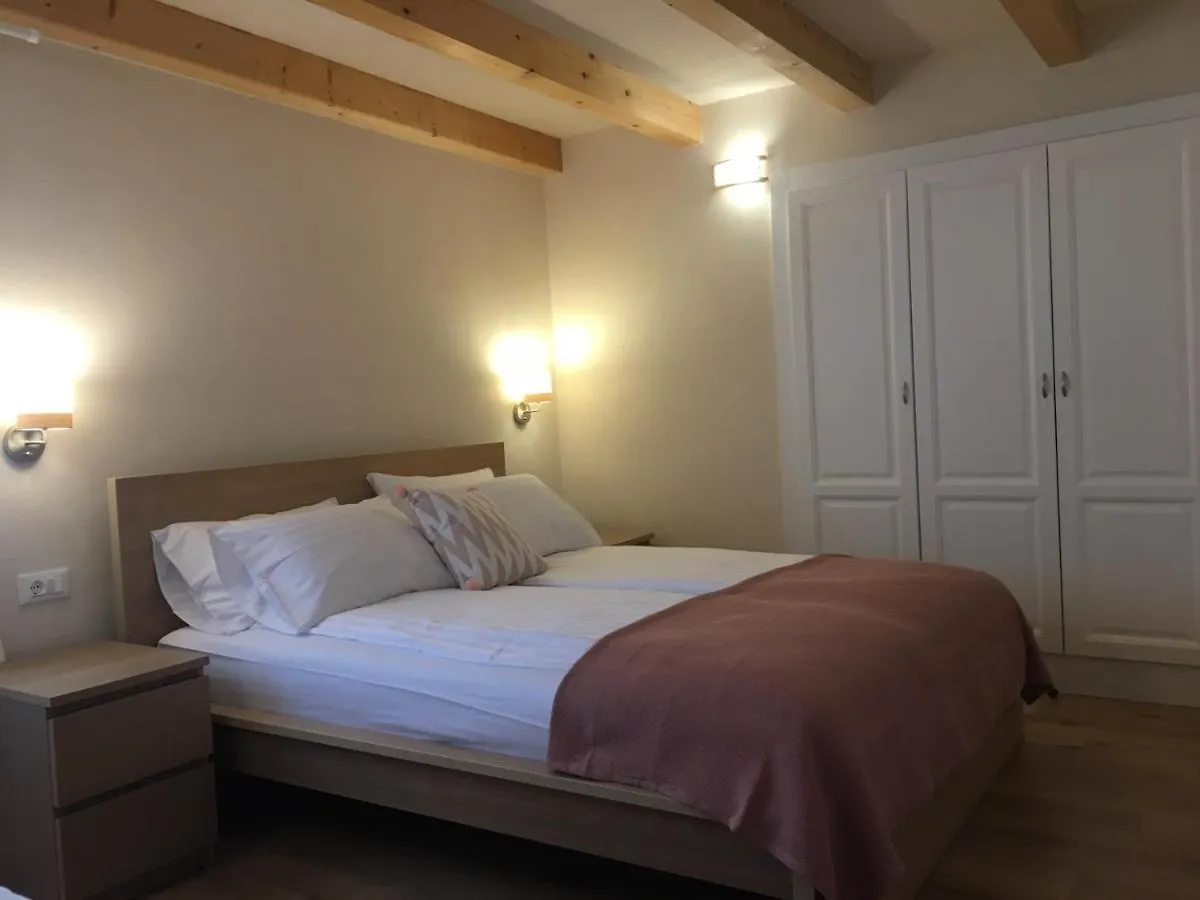 Holiday Home Ana Cres Apartment